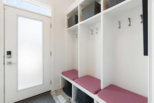 2014 48 Avenue Sw, Calgary, AB - Indoor Photo Showing Other Room