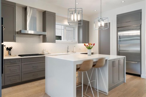 2014 48 Avenue Sw, Calgary, AB - Indoor Photo Showing Kitchen With Stainless Steel Kitchen With Upgraded Kitchen