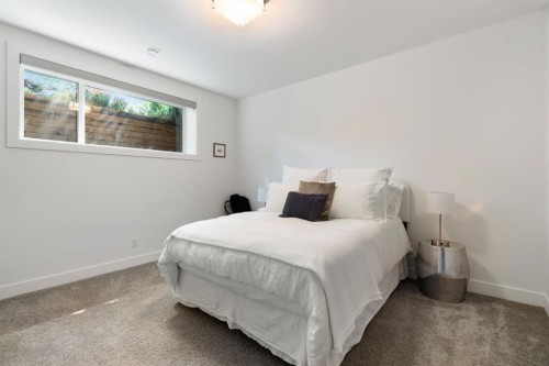 2014 48 Avenue Sw, Calgary, AB - Indoor Photo Showing Bedroom