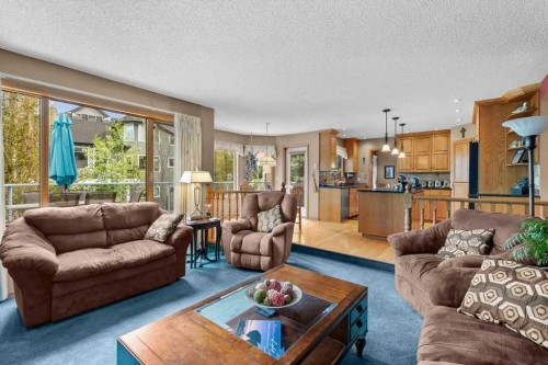 40 Scenic Ridge Place Nw, Calgary, AB - Indoor Photo Showing Living Room