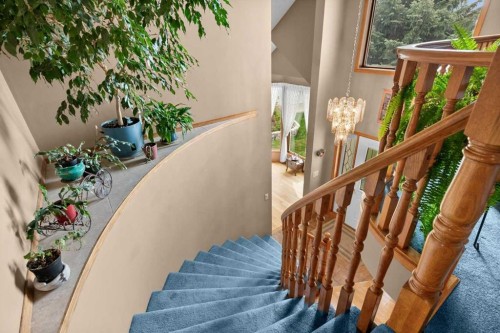 40 Scenic Ridge Place Nw, Calgary, AB - Indoor Photo Showing Other Room