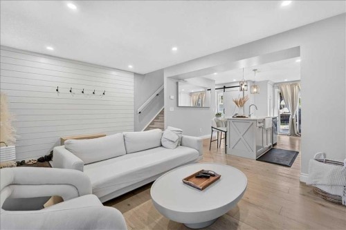 75 Shawglen Way Sw, Calgary, AB - Indoor Photo Showing Living Room