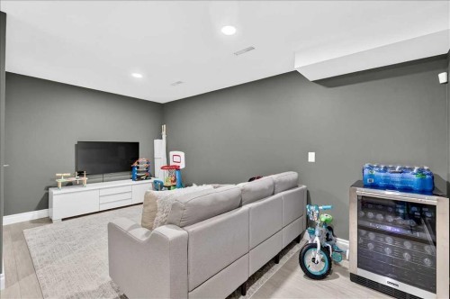 75 Shawglen Way Sw, Calgary, AB - Indoor