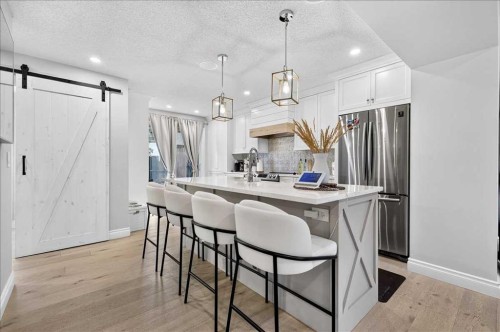 75 Shawglen Way Sw, Calgary, AB - Indoor
