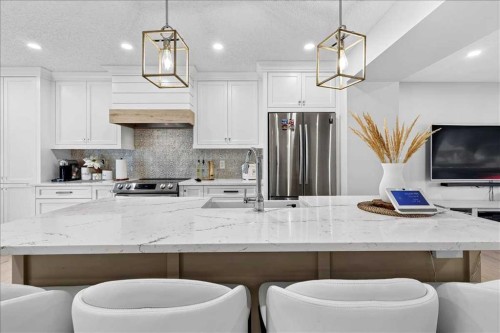 75 Shawglen Way Sw, Calgary, AB - Indoor Photo Showing Kitchen With Upgraded Kitchen