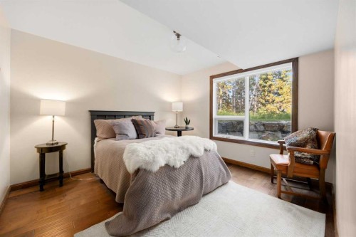 15 Elbow River Point, Rural Rocky View County, AB - Indoor Photo Showing Bedroom