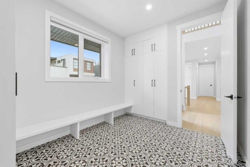 105 Rockhaven Green Nw, Calgary, AB - Indoor Photo Showing Other Room