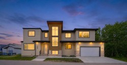 105 Rockhaven Green NW Calgary, AB T3G 0C5