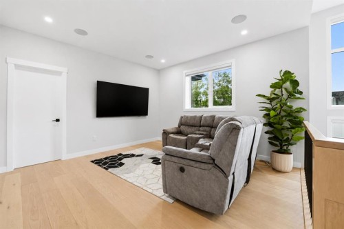 105 Rockhaven Green Nw, Calgary, AB - Indoor