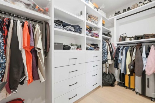 105 Rockhaven Green Nw, Calgary, AB - Indoor With Storage