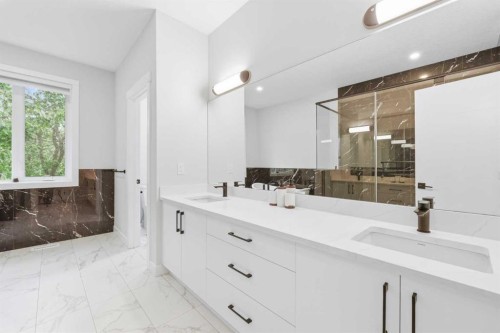 105 Rockhaven Green Nw, Calgary, AB - Indoor Photo Showing Bathroom