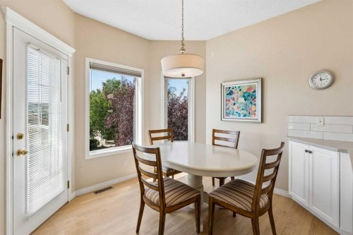 42 Scimitar Circle Nw, Calgary, AB - Indoor Photo Showing Dining Room