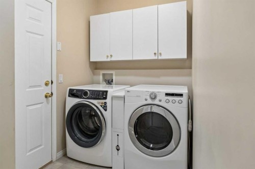 42 Scimitar Circle Nw, Calgary, AB - Indoor Photo Showing Laundry Room