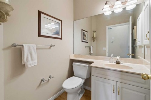 42 Scimitar Circle Nw, Calgary, AB - Indoor Photo Showing Bathroom