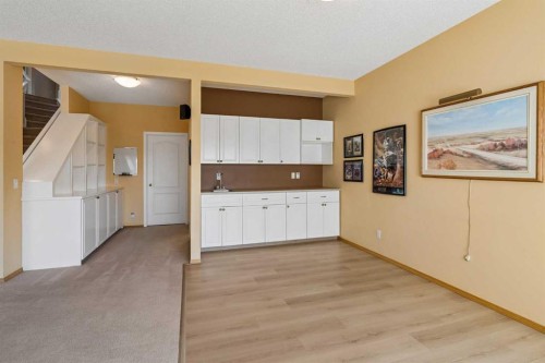 42 Scimitar Circle Nw, Calgary, AB - Indoor Photo Showing Kitchen
