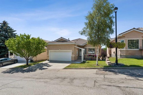 42 Scimitar Circle Nw, Calgary, AB - Outdoor