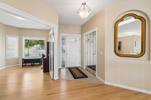 42 Scimitar Circle Nw, Calgary, AB - Indoor Photo Showing Other Room