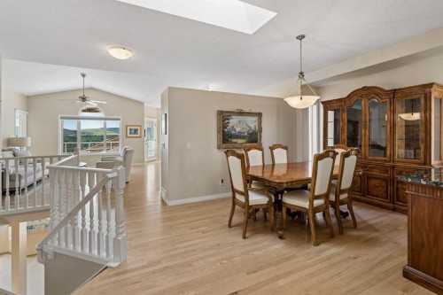 42 Scimitar Circle Nw, Calgary, AB - Indoor Photo Showing Dining Room