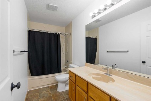 1114 Whitfield Avenue, Crossfield, AB - Indoor Photo Showing Bathroom