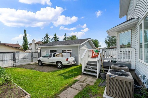 1114 Whitfield Avenue, Crossfield, AB - Outdoor