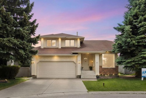32 Del Rio Place Ne, Calgary, AB - Outdoor With Facade