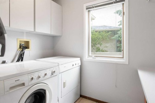 32 Del Rio Place Ne, Calgary, AB - Indoor Photo Showing Laundry Room