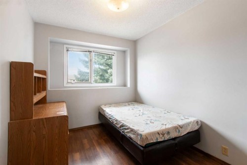 32 Del Rio Place Ne, Calgary, AB - Indoor Photo Showing Bedroom