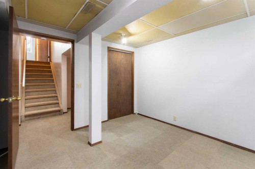 32 Del Rio Place Ne, Calgary, AB - Indoor Photo Showing Other Room