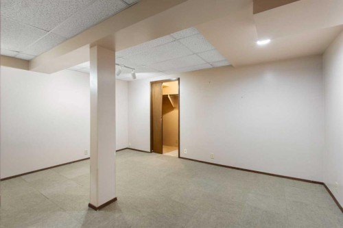 32 Del Rio Place Ne, Calgary, AB - Indoor Photo Showing Other Room
