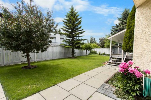 32 Del Rio Place Ne, Calgary, AB - Outdoor