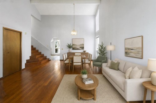 32 Del Rio Place Ne, Calgary, AB - Indoor Photo Showing Living Room