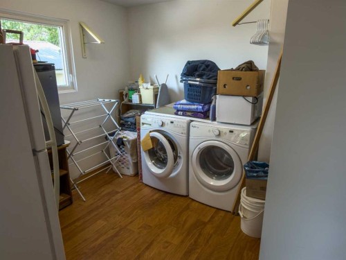 283036 Range Road 202, Rural Kneehill County, AB - Indoor Photo Showing Laundry Room