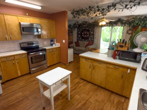 283036 Range Road 202, Rural Kneehill County, AB - Indoor Photo Showing Kitchen