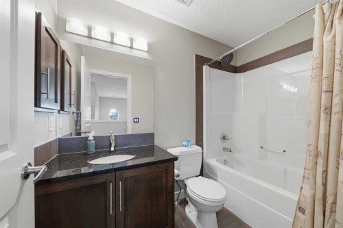 4 Drake Landing Gate, Okotoks, AB - Indoor Photo Showing Bathroom