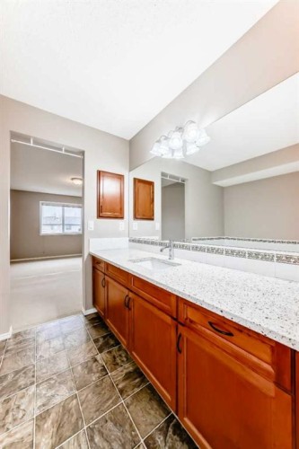 80 Eversyde Way Sw, Calgary, AB - Indoor Photo Showing Bathroom
