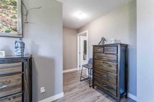 222 Bayside Point Sw, Airdrie, AB - Indoor Photo Showing Other Room