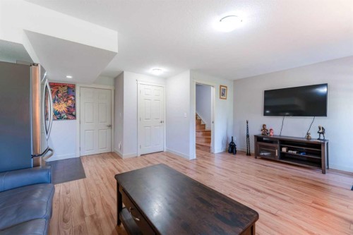 222 Bayside Point Sw, Airdrie, AB - Indoor
