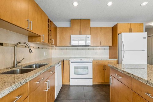 2204-77 Spruce Place Sw, Calgary, AB 