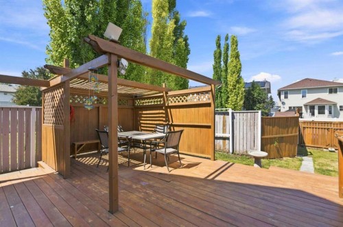 140 Hidden Point Nw, Calgary, AB 