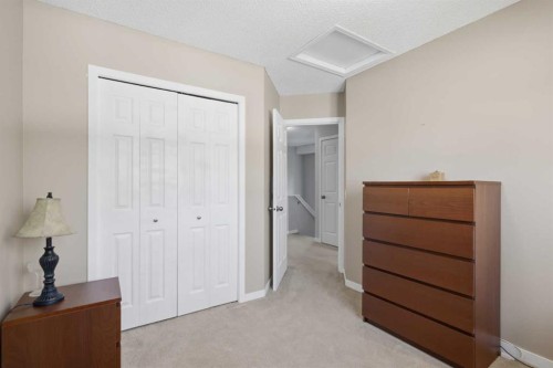 140 Hidden Point Nw, Calgary, AB 