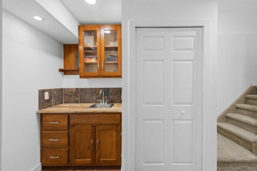 140 Hidden Point Nw, Calgary, AB 