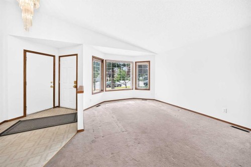 396 Hawkstone Drive Nw, Calgary, AB - Indoor Photo Showing Other Room