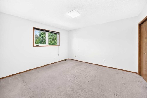 396 Hawkstone Drive Nw, Calgary, AB - Indoor Photo Showing Other Room