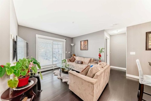 3313-11 Mahogany Row Se, Calgary, AB - Indoor Photo Showing Living Room