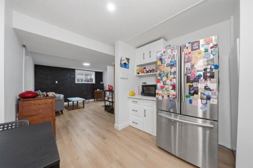 4123 30 Avenue Se, Calgary, AB - Indoor