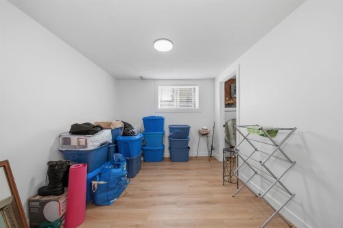 4123 30 Avenue Se, Calgary, AB - Indoor Photo Showing Other Room