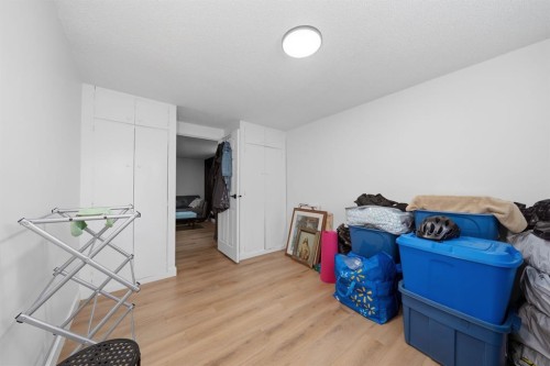 4123 30 Avenue Se, Calgary, AB - Indoor