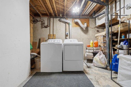 4123 30 Avenue Se, Calgary, AB - Indoor Photo Showing Laundry Room