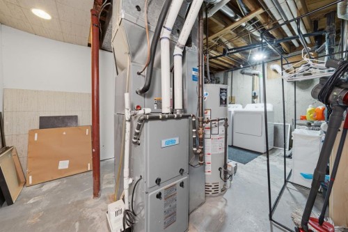 4123 30 Avenue Se, Calgary, AB - Indoor Photo Showing Basement