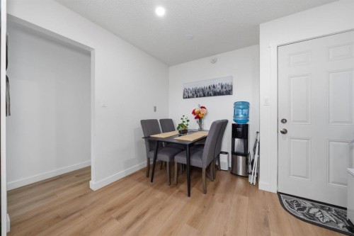 4123 30 Avenue Se, Calgary, AB - Indoor